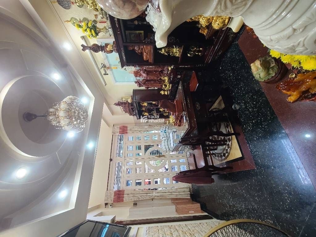 Mô tả: Nhà xây kiên cố hoàn công đầy đủ.DTCN 31m2: 3.3mx 9.2m vuông.Gồm 2PN sẵn 1 Phòng dự kiến, 3W