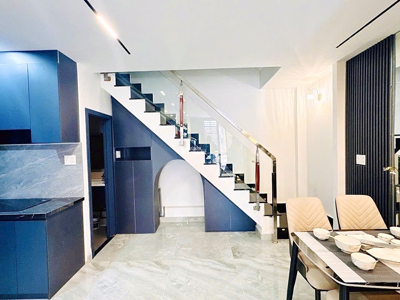 Bán nhà đường Trần Văn Quang- Tân Bình