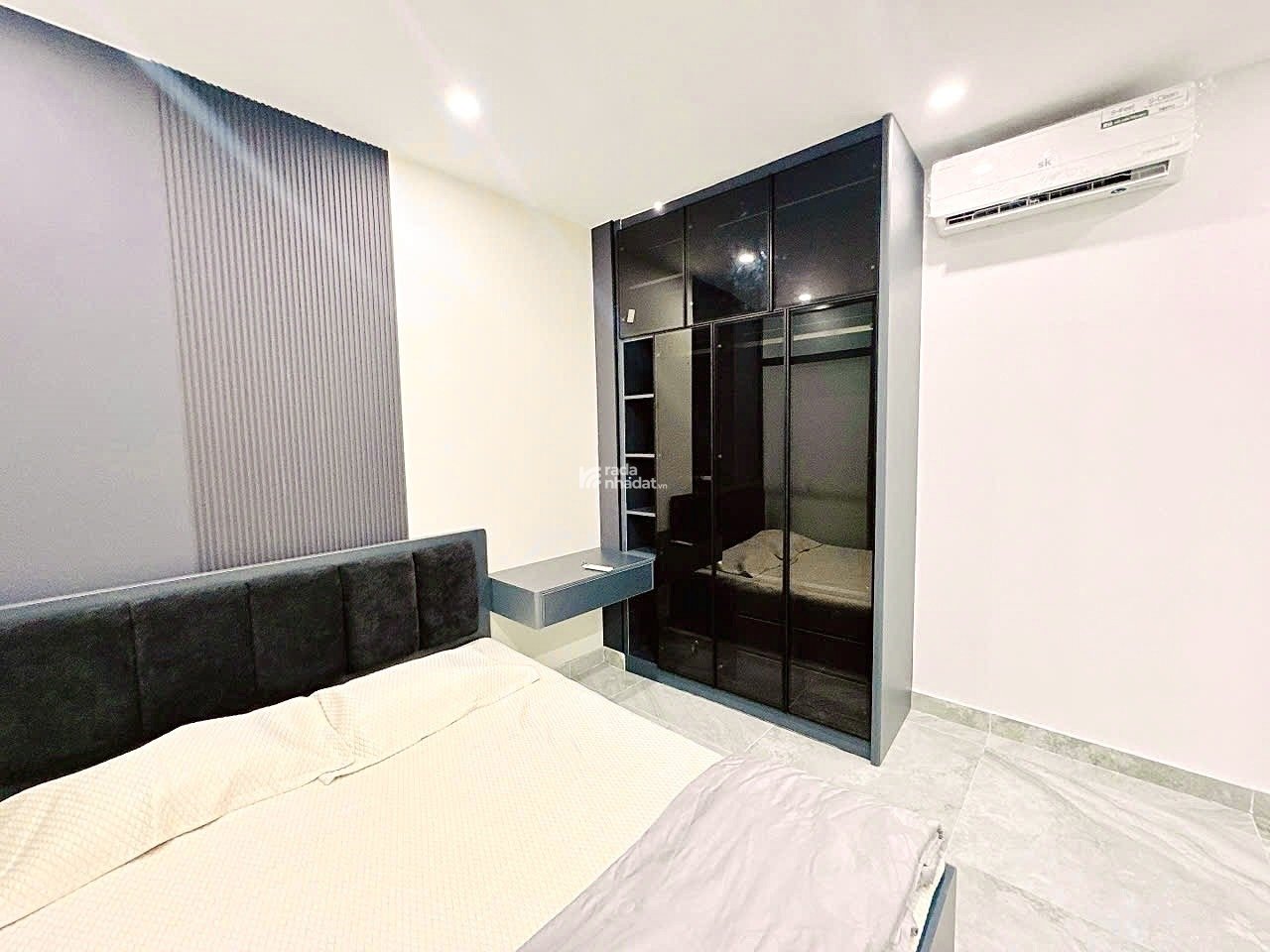 Bán nhà đường Trần Văn Quang- Tân Bình