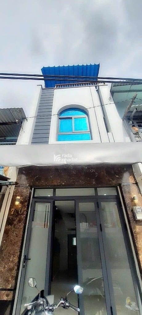 MẶT TIỀN ĐƯỜNG CHÍNH - KINH DOANH SẦM UẤT Giá chỉ hơn 6 tỷ