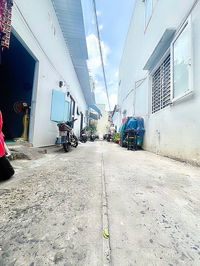 Bán nhà gần lê trọng tấn bình hưng hoà