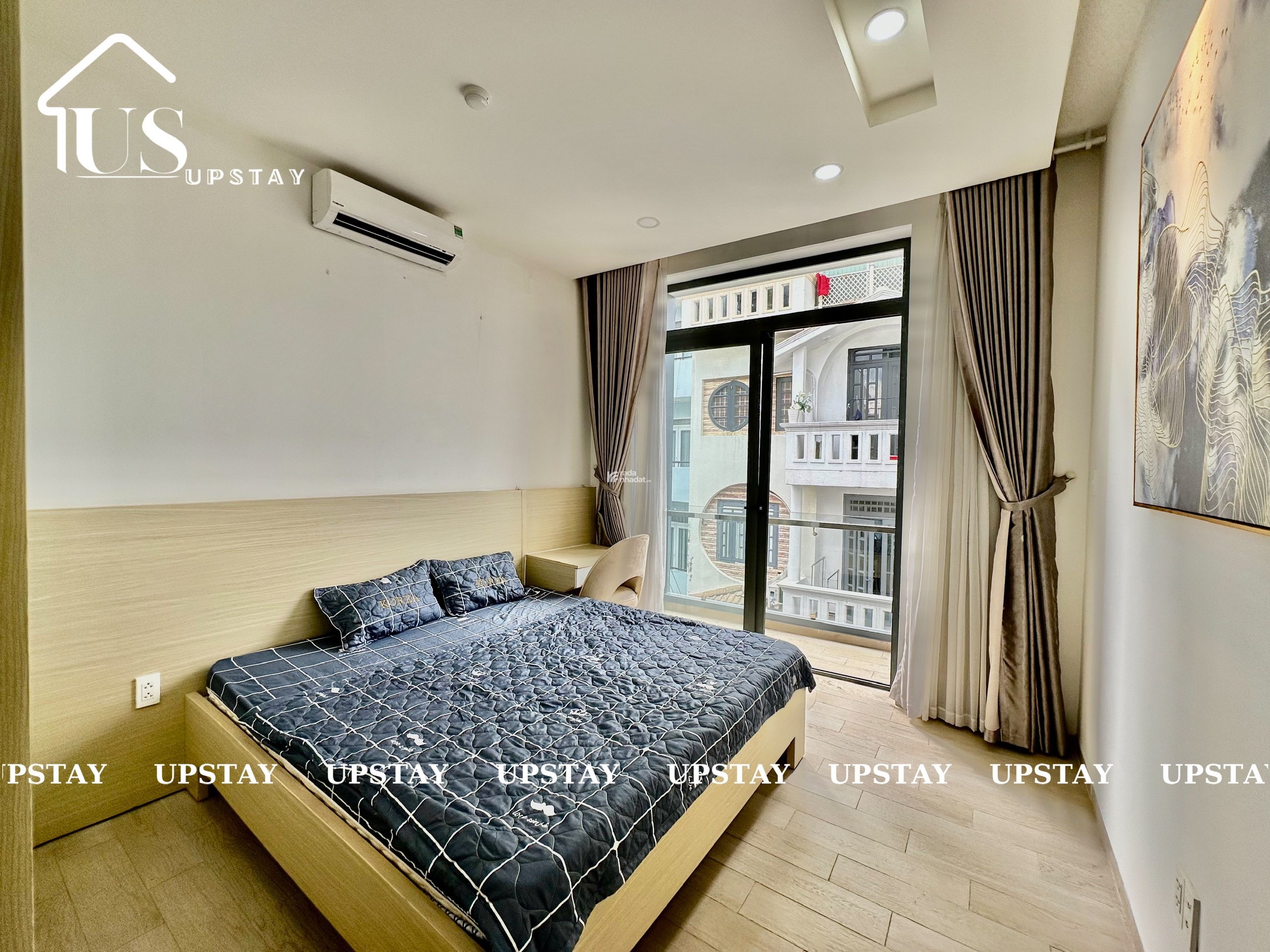 Trống sẵn Căn hộ sang trọng -Siêu đẹp - full nội thất gần cầu Công Lý Quận 3