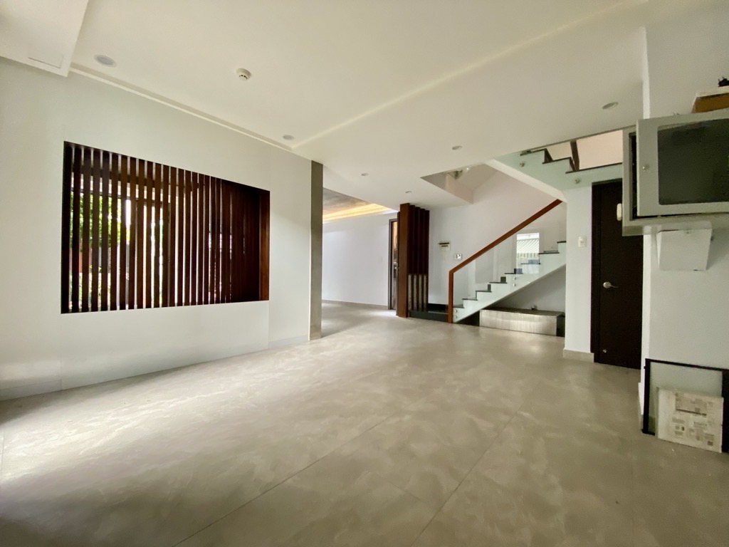 Khu Hiếm Biệt Thự Căn Góc - Vị trí Hiếm Bán Quận 11 . Giá Siêu Tốt .Tặng Nội Thất Cao Cấp
