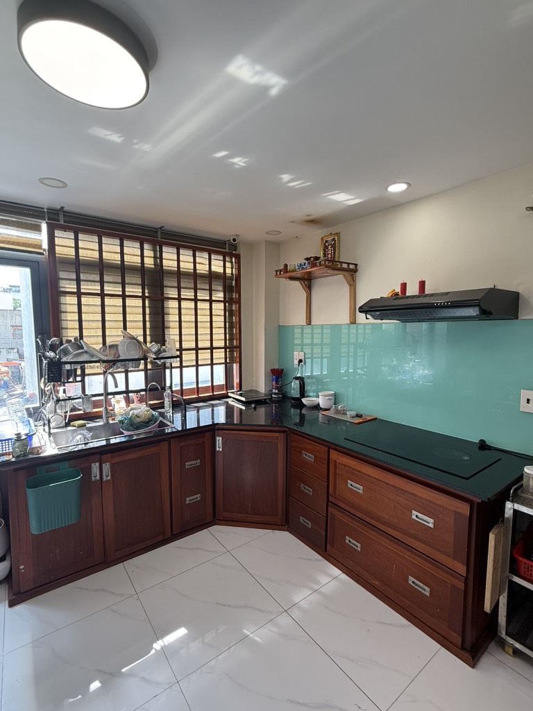 SIÊU PHẨM TÂN BÌNH KHU PHÂN LÔ - KẾ BÊN Q10, Q11 - 5 TẦNG - 2 XE HƠI NGỦ TRONG NHÀ 