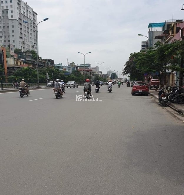 Ô TÔ TRÁNH-CCMN  GIẢI PHÓNG -DÒNG TIỀN 800TR/NĂM-6 TẦNG THANG MÁY-11 PHÒNG KHÉP KÍN-GIÁ HƠN 10 TỶ
