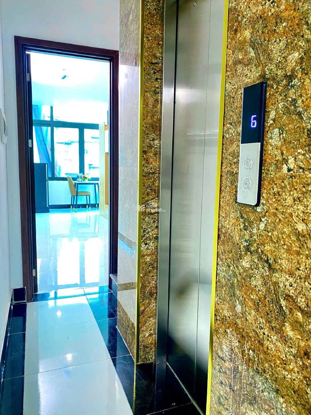 Ô TÔ TRÁNH-CCMN  GIẢI PHÓNG -DÒNG TIỀN 800TR/NĂM-6 TẦNG THANG MÁY-11 PHÒNG KHÉP KÍN-GIÁ HƠN 10 TỶ