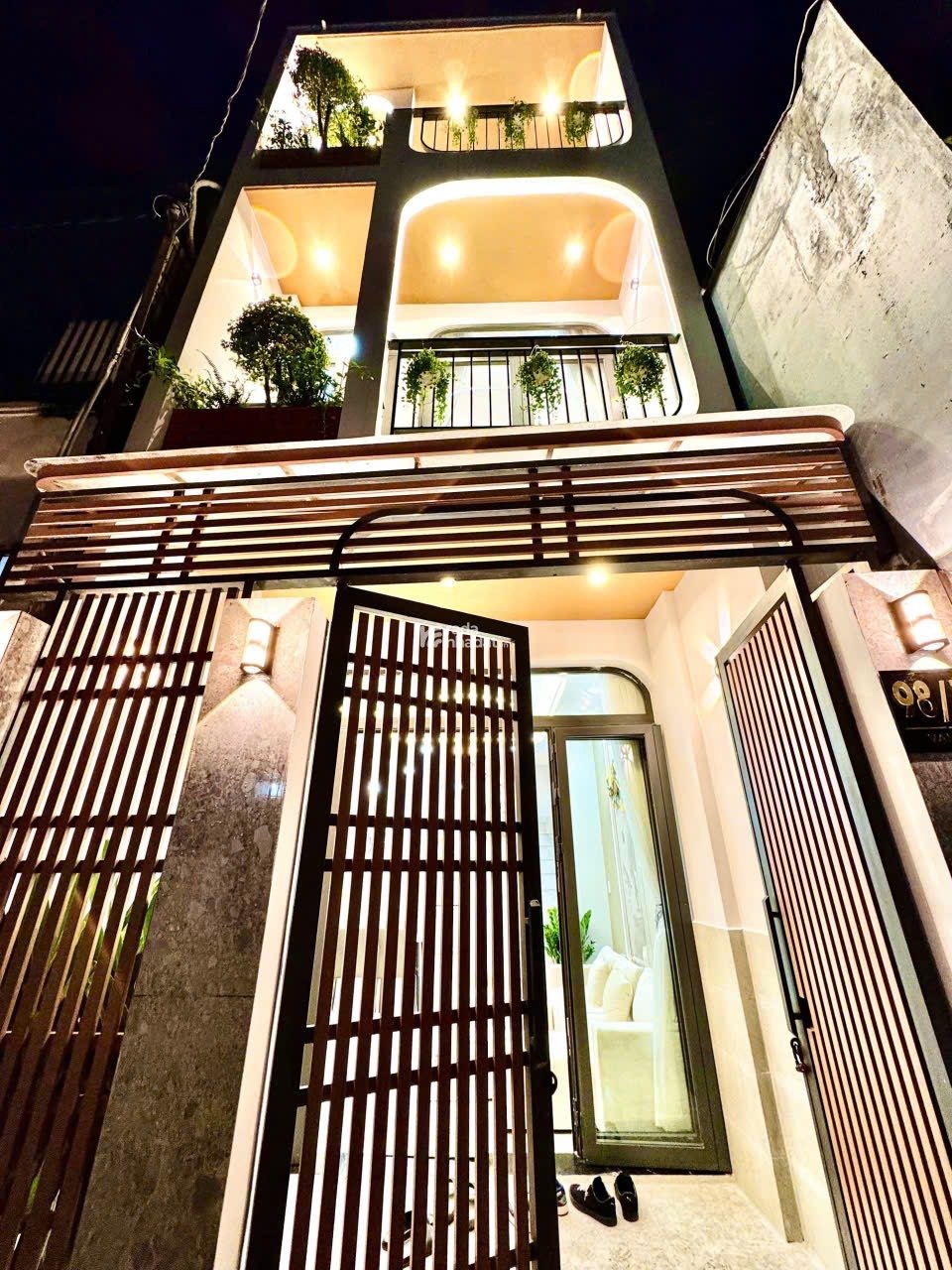 Bán Nhà mới xây GIÁ RẺ chỉ Hơn 5 Tỷ - 4 Tầng tặng Nội thất-Ngay mặt tiền Vạn Kiếp, P.3, Bình Thạnh