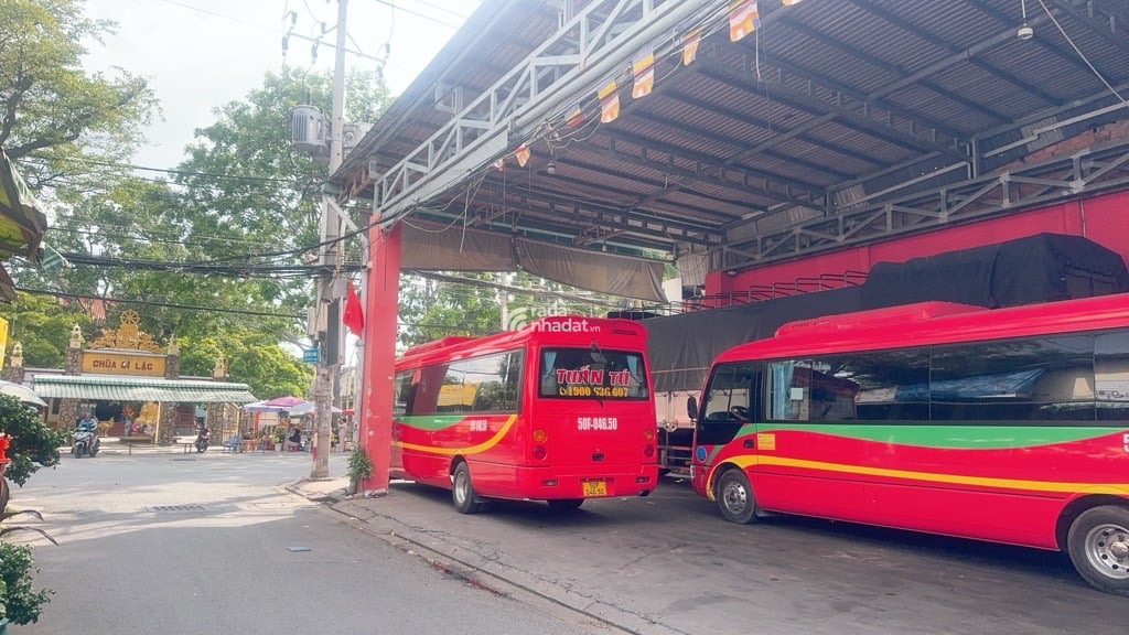 MẶT TiỀN BÌNH LONG- LÔ GÓC 2MT- 520m2- KHO XƯỞNG-