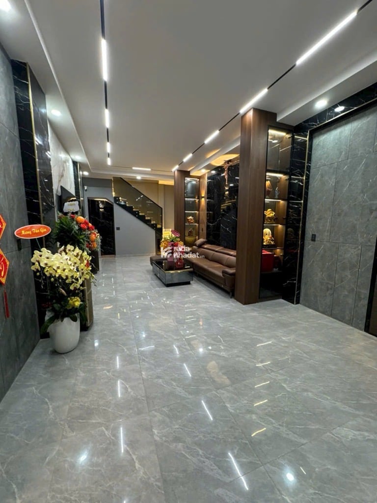 BÁN NHÀ MẶT TIỀN NỘI BỘ LẠC LONG QUÂN 50M2 3 TẦNG 2PN FULL NỘI THẤT 8.8 TỶ