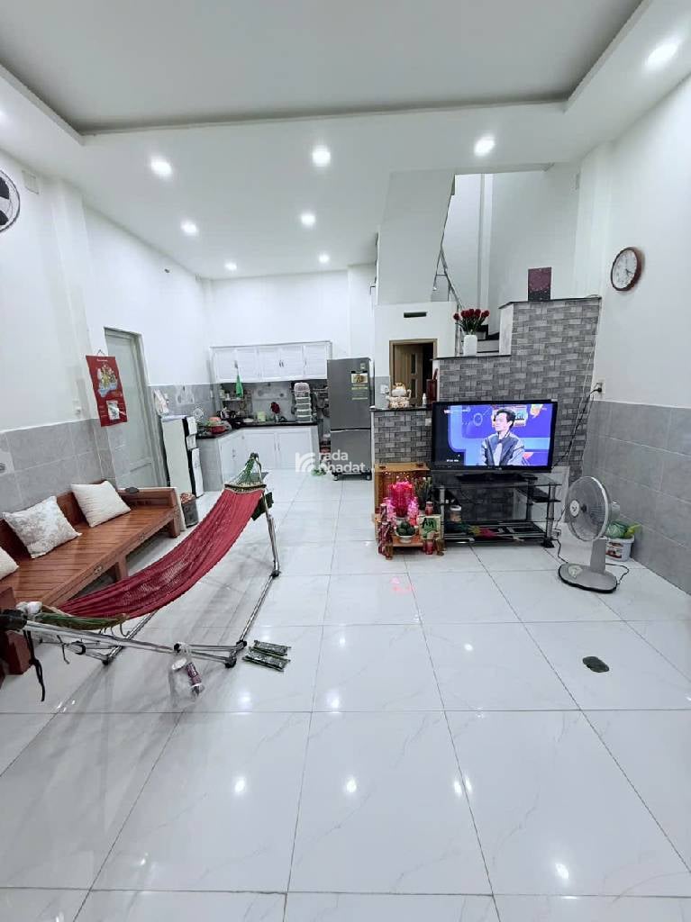 BÁN NHÀ KẾ CHỢ TÂN HƯƠNG 35M2 3.X TỶ NGANG 5M BTCT TÂN PHÚ