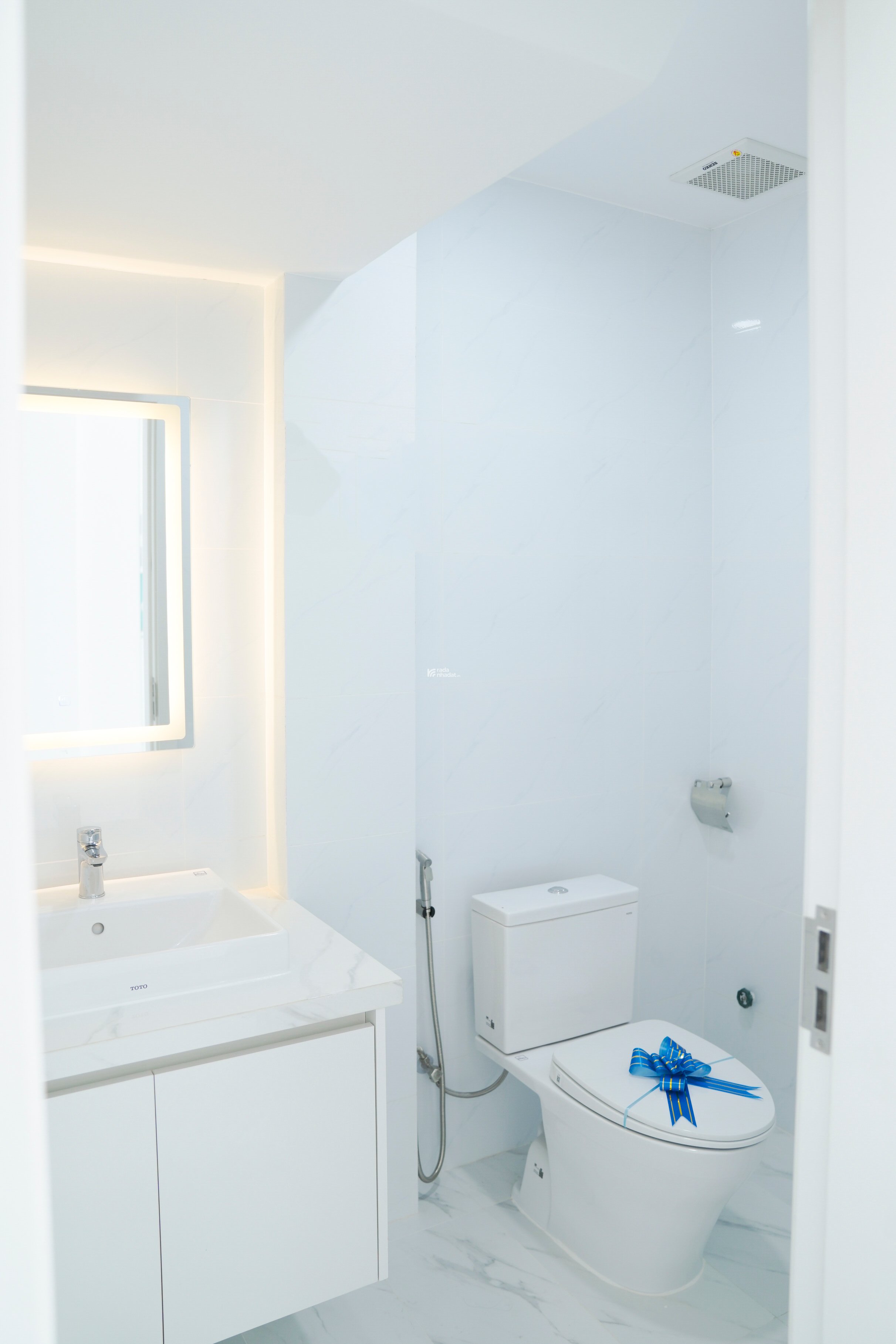 Nhà phố trung tâm Bến Cát, giá chỉ từ 2,4 tỷ, sổ hồng riêng từng căn