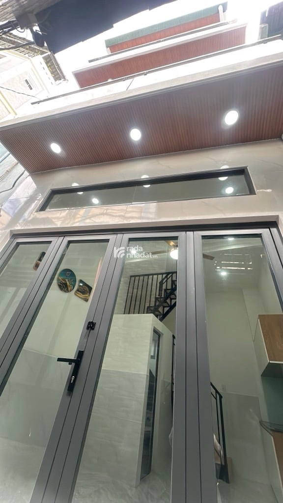 SIÊU PHẨM TÂN BÌNH - P9 GIÁP QUẬN 10-QUẬN 11- NHÀ 3 TẦNG -2PN -3WC - MỚI ĐẸP LUNG LINH