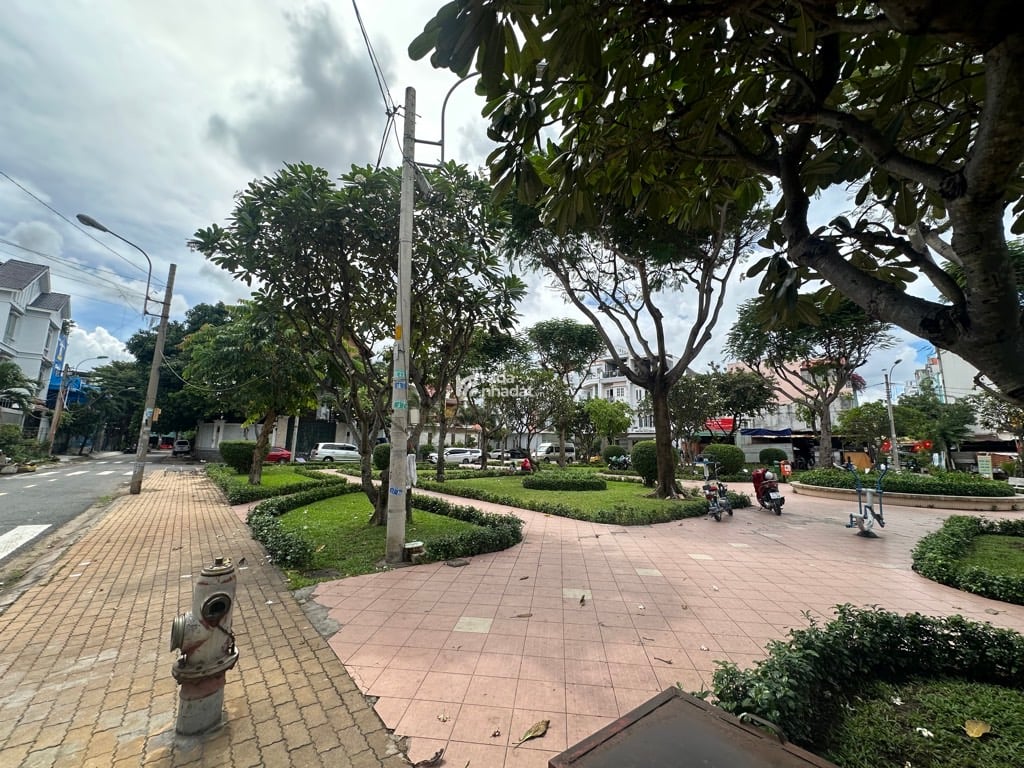 VIEW CÔNG VIÊN - LÔ GÓC-DT:365M2- BÔNG SAO-P.5-Q.8- 59 TỶ