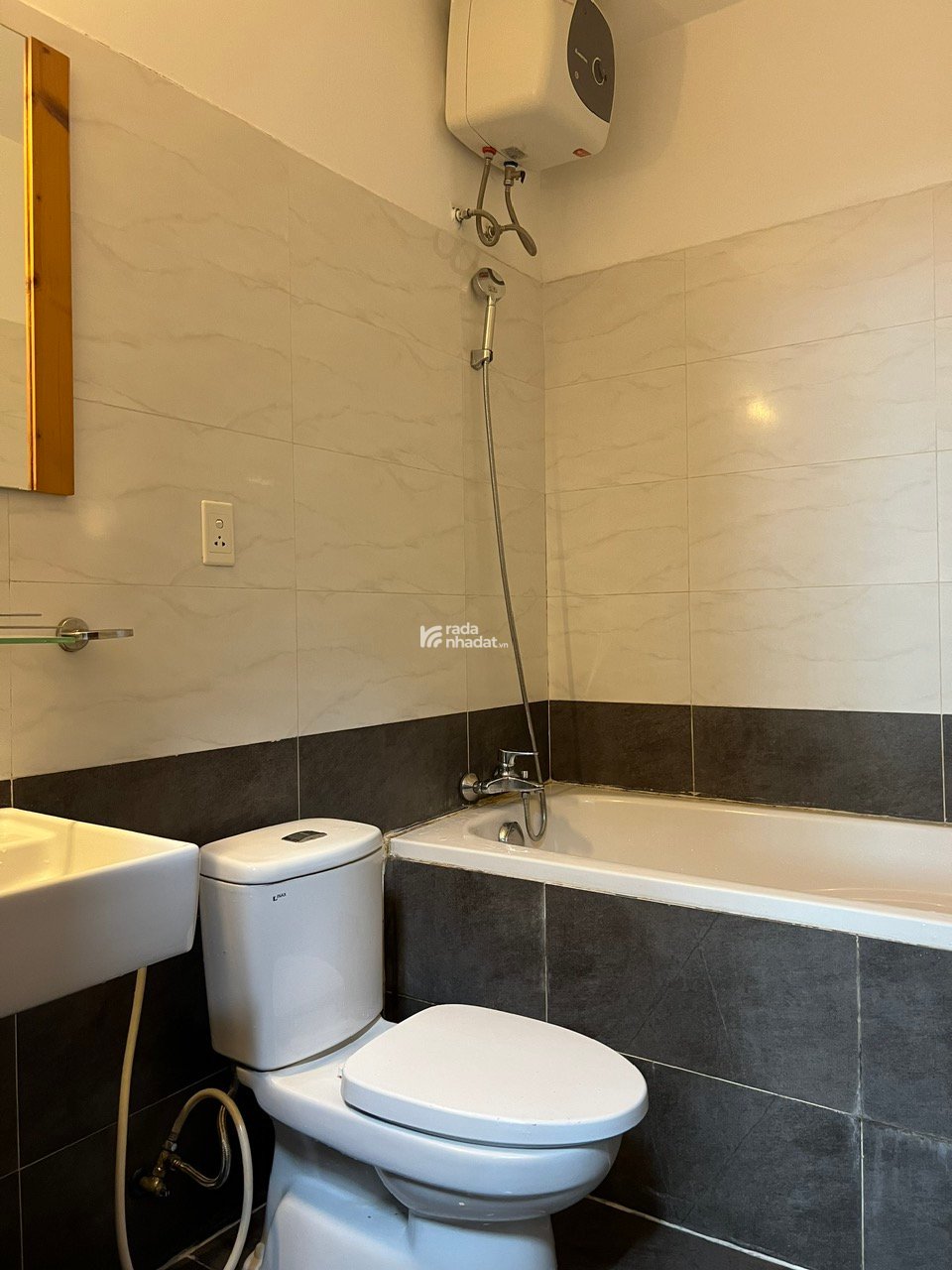 Cần bán nhanh căn hộ bellaza,Q7, HCM, 3PN nhà mới đẹp, giá 4,2 tỷ 