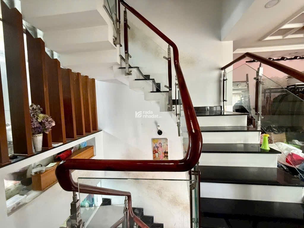 Khu nhà cao cấp 5 tầng  Phạm Văn Chiêu  Gò Vấp  gần Emart  hẻm xe hơi  11x6m  Chỉ 8.8 Tỷ 