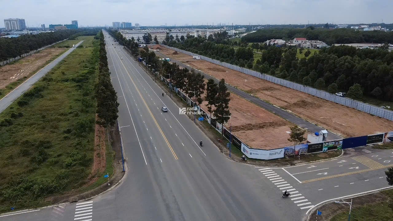 Bán phố ở kết hợp kinh doanh diện tích 125m2, 2 mặt tiền đường 40m, giá chỉ 4.2 tỷ