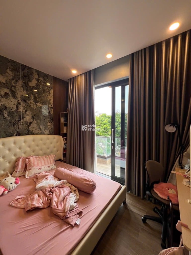 Căn góc 3 mặt tiền kinh doanh 4 tầng Kênh Nước Đen - Ngang 9M