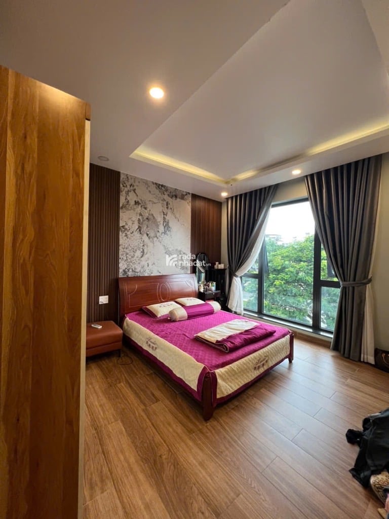 Căn góc 3 mặt tiền kinh doanh 4 tầng Kênh Nước Đen - Ngang 9M