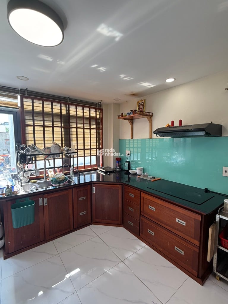 SIÊU PHẨM TÂN BÌNH KHU PHÂN LÔ - KẾ BÊN Q10, Q11 - 5 TẦNG - 2 XE HƠI NGỦ TRONG NHÀ 