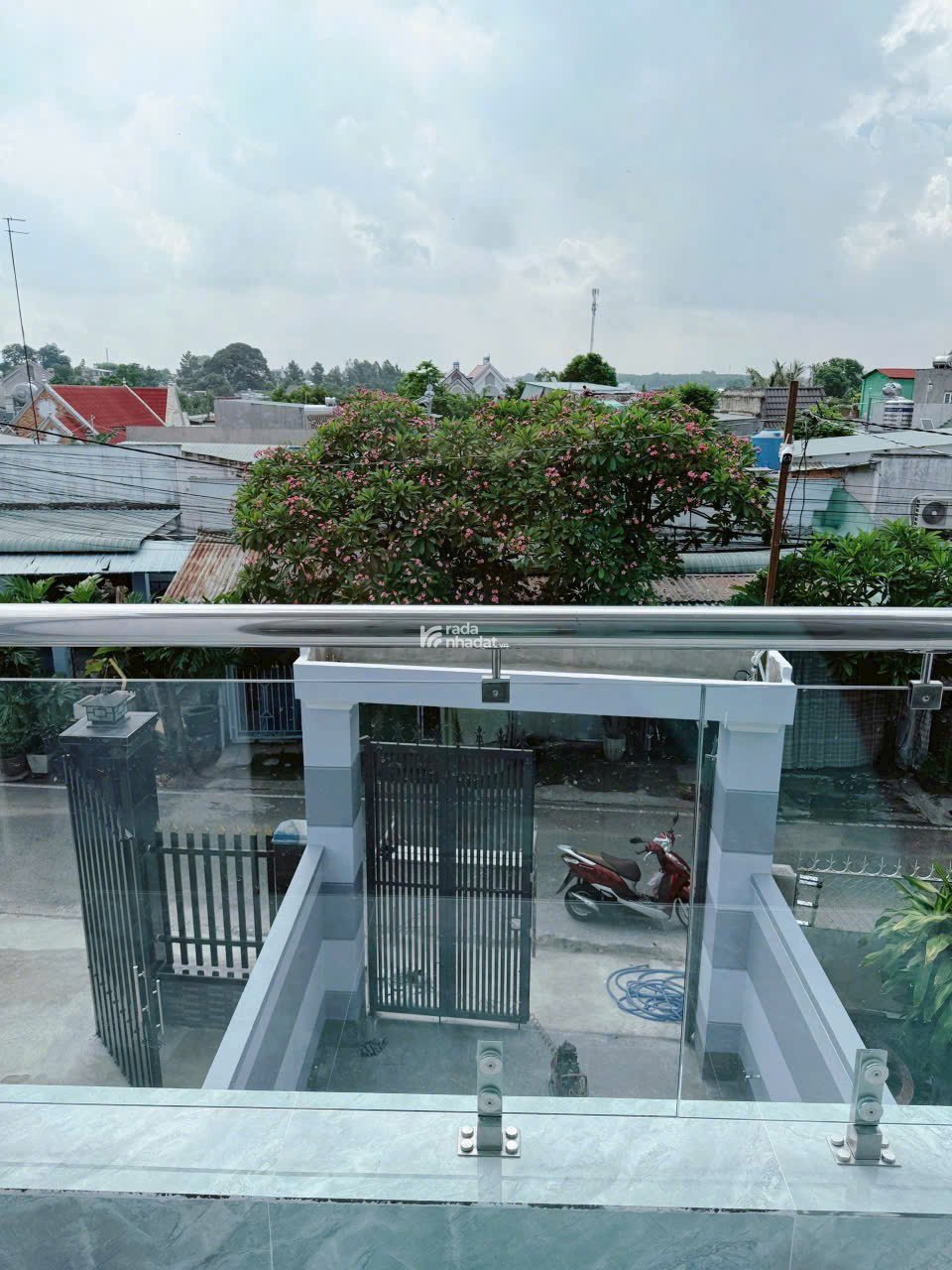 BÁN NHÀ MỚI XÂY 1 TRỆT 1 LẦU ĐƯỜNG DX69, ĐỊNH HÒA, THỦ DẦU MỘT. SỔ HỒNG RIÊNG