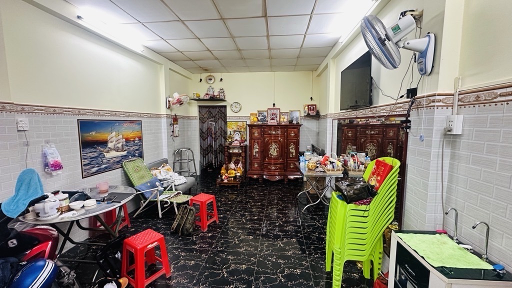 QUẬN 11] LẠC LONG QUÂN - XE HƠI ĐẬU SÁT NHÀ - NHÀ CŨ TIỆN XÂY MỚI - 42M2 VUÔNG VỨC