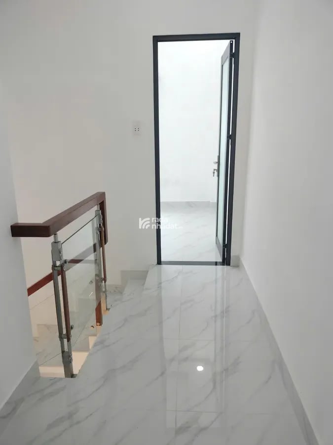 BÁN NHÀ 2 TẦNG MỚI KENG,GIÁ TỐT ,VÀO Ở NGAY