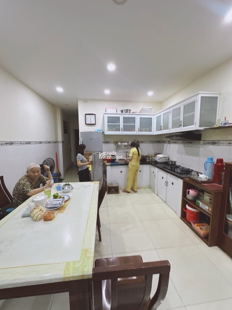 SIÊU PHẨM NHÀ ĐẸP 4 TẦNG- KHU VIP TÂN PHÚ/ TÂN SƠN NHÌ, ĐI BỘ RA CÔNG VIÊN- 5 PHÒNG NGỦ