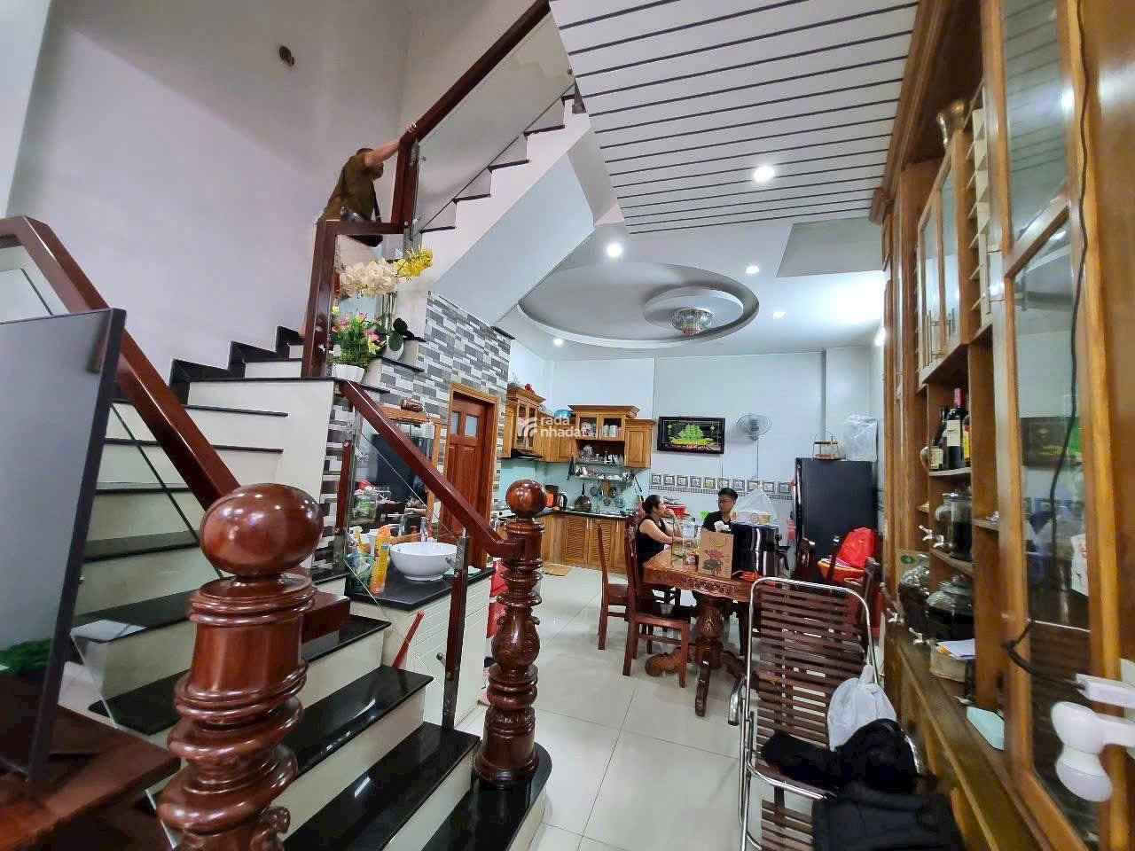 Cần tiền bán nhà nhà Võ Văn Tần, Phường 5, Quận 3, Giá 3 tỷ 650-DT 60m