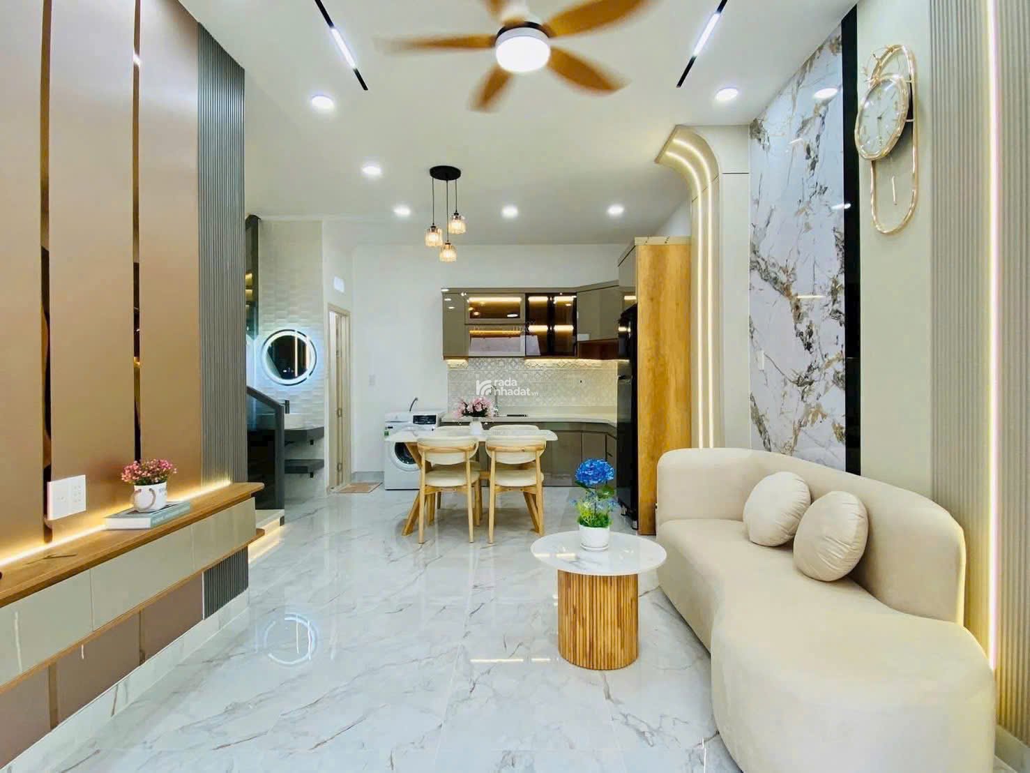 BÁN GẤP CĂN NHÀ SIU PHẨM GÒ VẤP, giá 3.9 tỷ, gần siêu thị Lotte và trường học, lh ngay