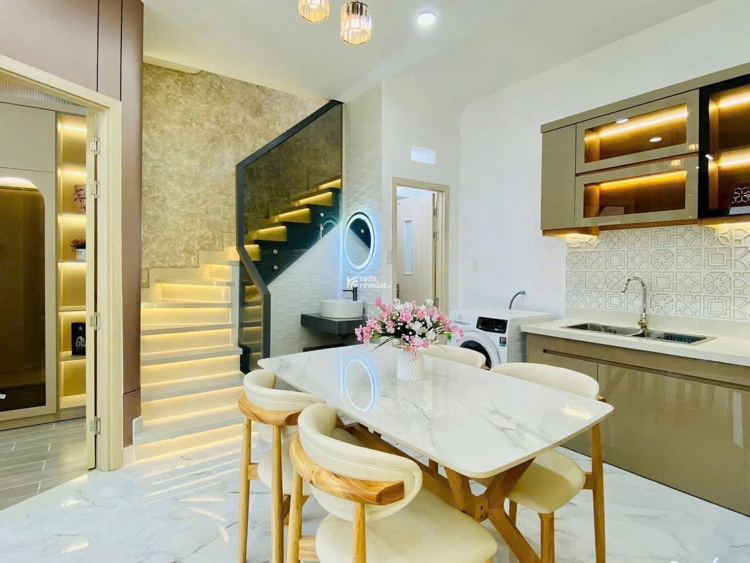 BÁN GẤP CĂN NHÀ SIU PHẨM GÒ VẤP, giá 3.9 tỷ, gần siêu thị Lotte và trường học, lh ngay