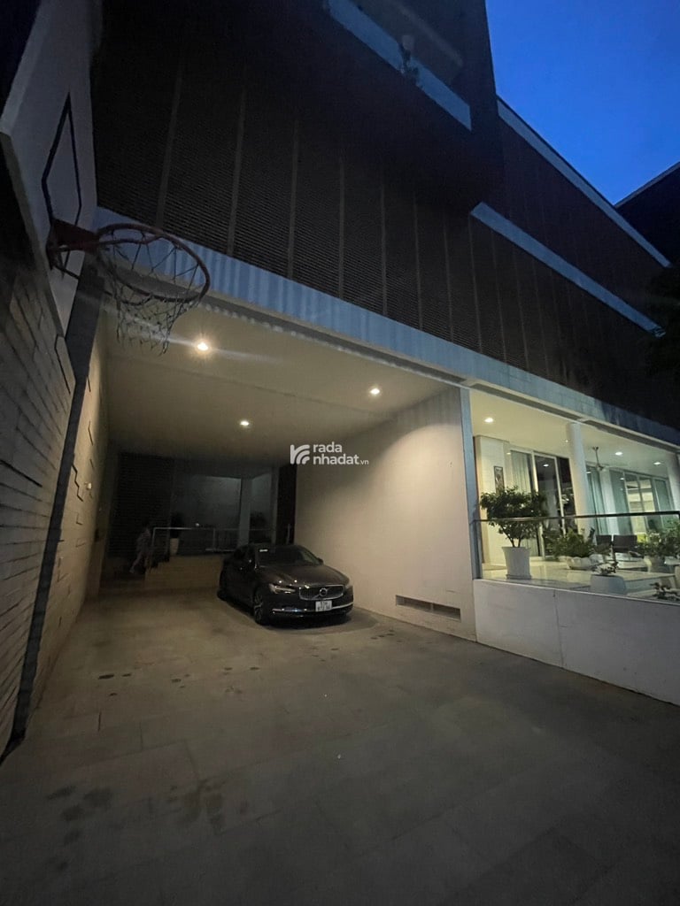 BIỆT PHỦ SIÊU ĐẸP - VỊ TRÍ ĐẮT ĐỊA NHẤT CỦA PHƯỜNG 4 - SANG - VIEW CÔNG VIÊN - NGANG 36M - 750M2