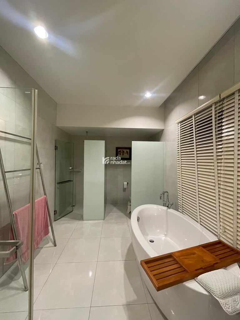 BIỆT PHỦ SIÊU ĐẸP - VỊ TRÍ ĐẮT ĐỊA NHẤT CỦA PHƯỜNG 4 - SANG - VIEW CÔNG VIÊN - NGANG 36M - 750M2