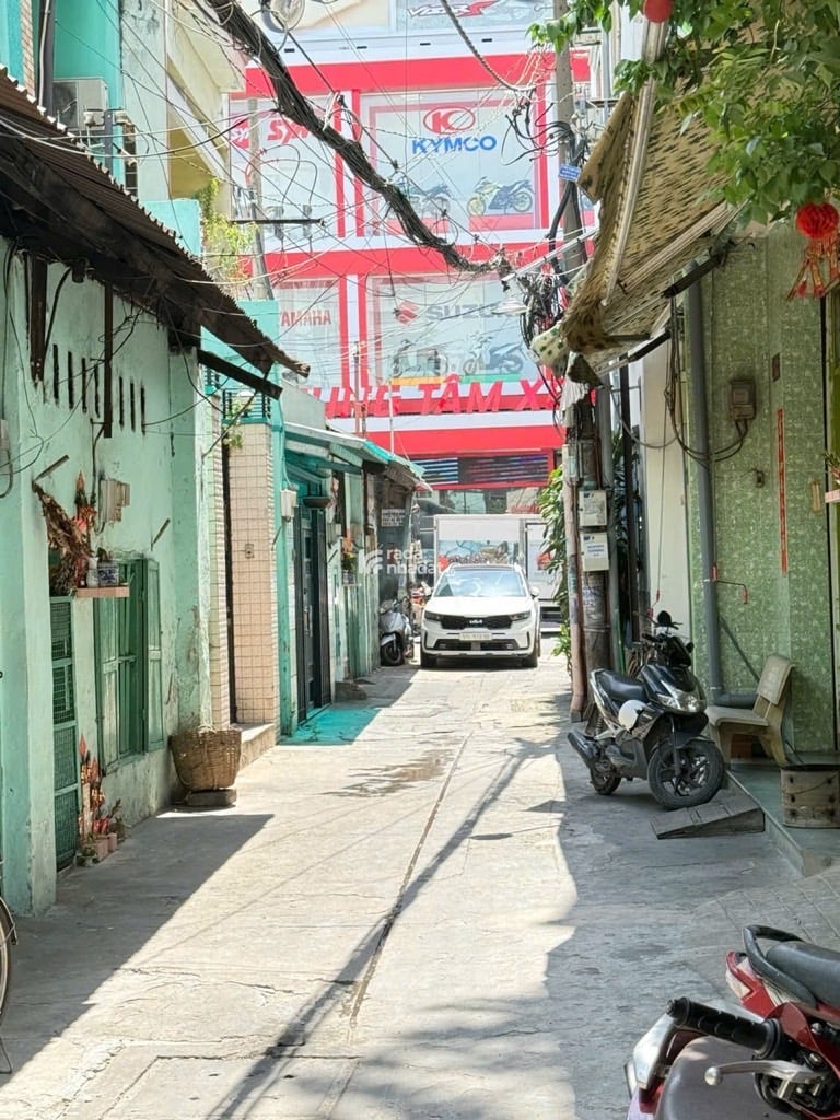 Bán nhà Âu Cơ - Sát MT đường lớn - 32m2 - 2 Tầng - HXH - Vị Trí kinh doanh tốt - Chỉ 4.2 Tỷ