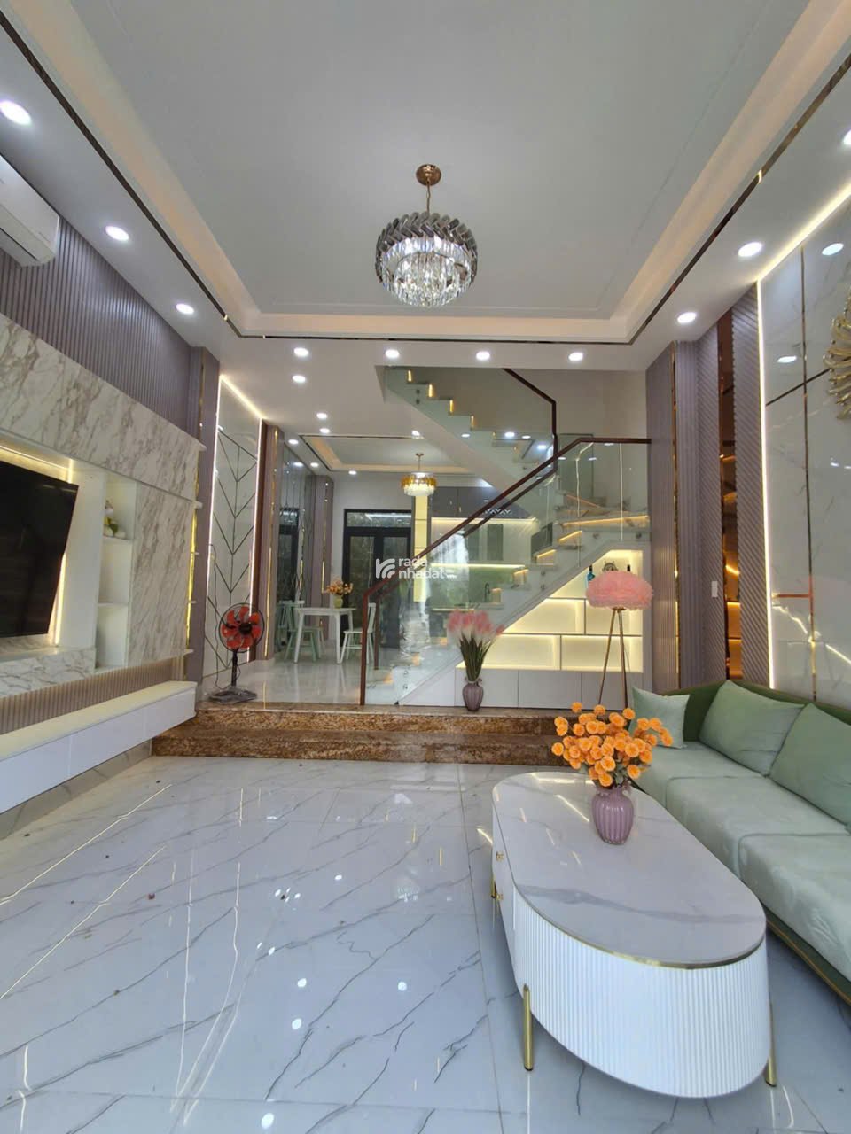 QUAN 7 --NHỈNH 7 TỈ NHÀ ĐẸP 60 M2  HẺM THÔNG 4M -NHÀ ĐẸP FULL NỘI THẤT