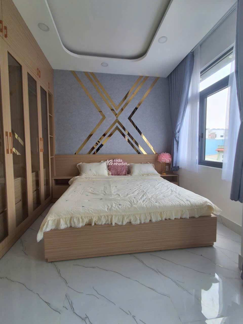 QUAN 7 --NHỈNH 7 TỈ NHÀ ĐẸP 60 M2  HẺM THÔNG 4M -NHÀ ĐẸP FULL NỘI THẤT