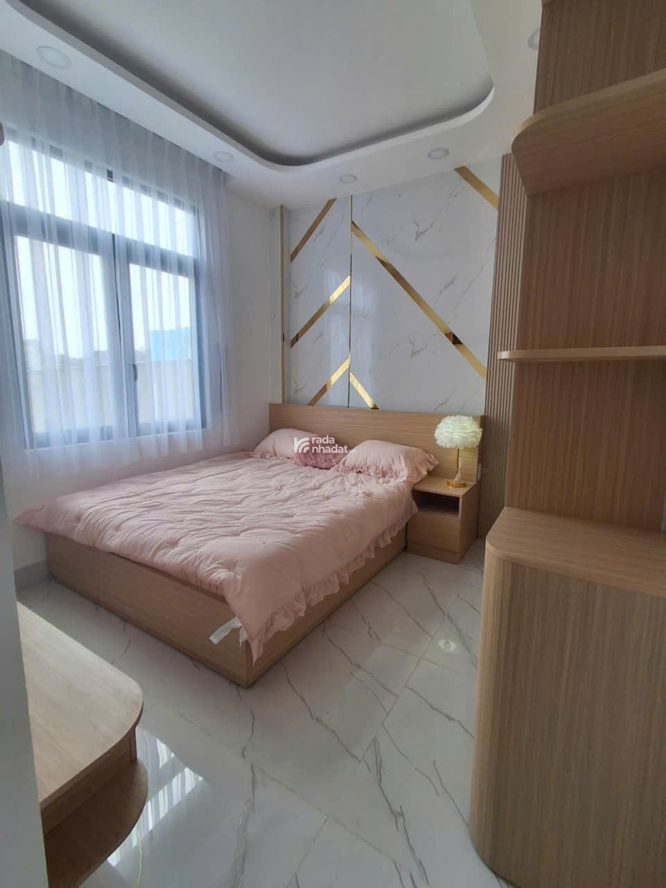 QUAN 7 --NHỈNH 7 TỈ NHÀ ĐẸP 60 M2  HẺM THÔNG 4M -NHÀ ĐẸP FULL NỘI THẤT