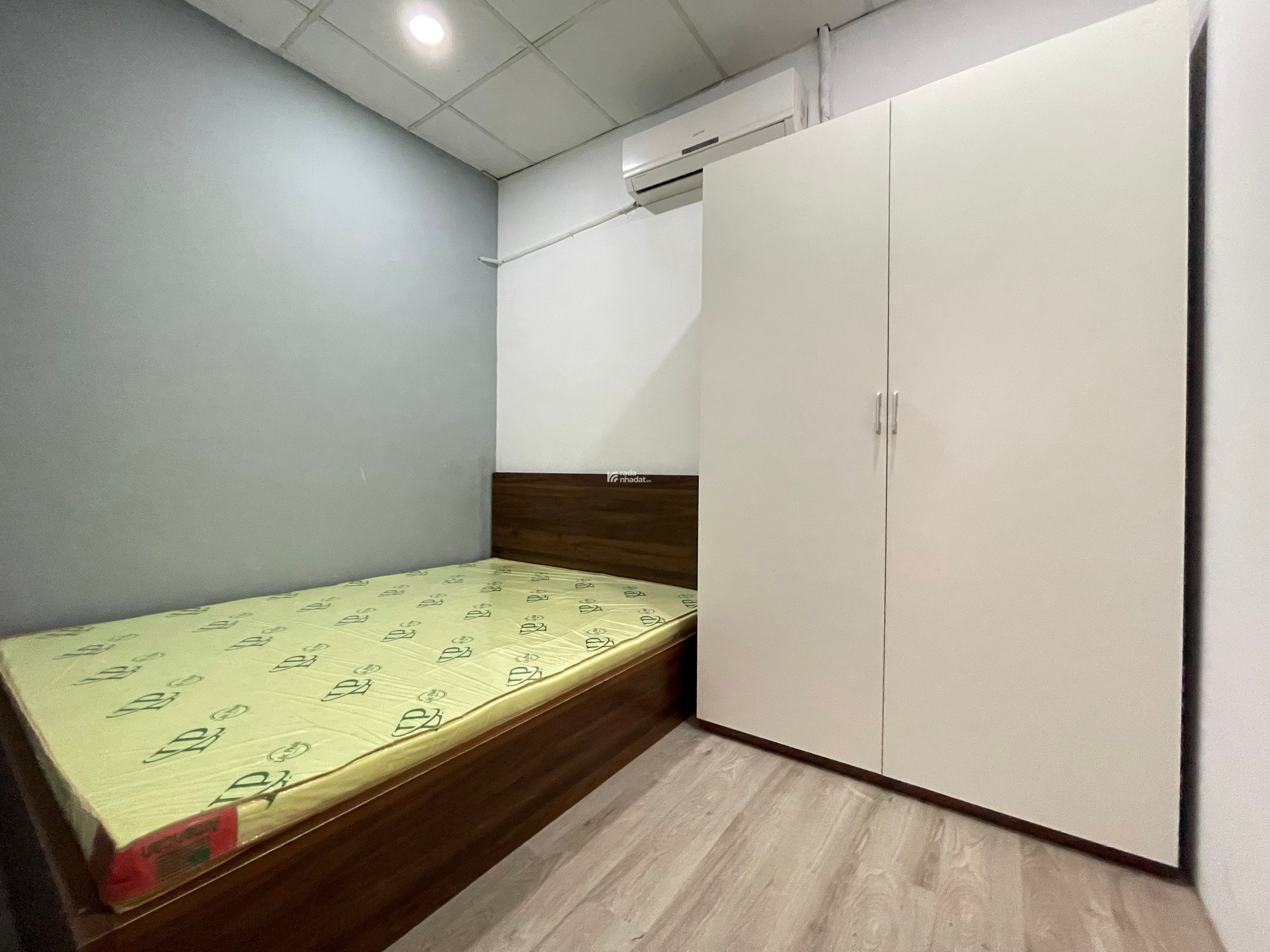 Cho thuê căn hộ 2PN giá rẻ ngay Q10, có thang máy, máy giặt riêng, gần công trường dân chủ