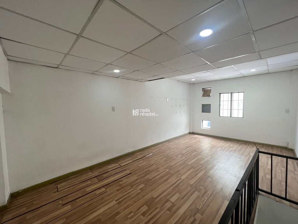 NHÀ NHỎ XINH YÊU 23M2 CHO VK CK TRẺ ĐS 10 HBP 1T1L ĐỦ 1PN 1WC  chỉ 2300