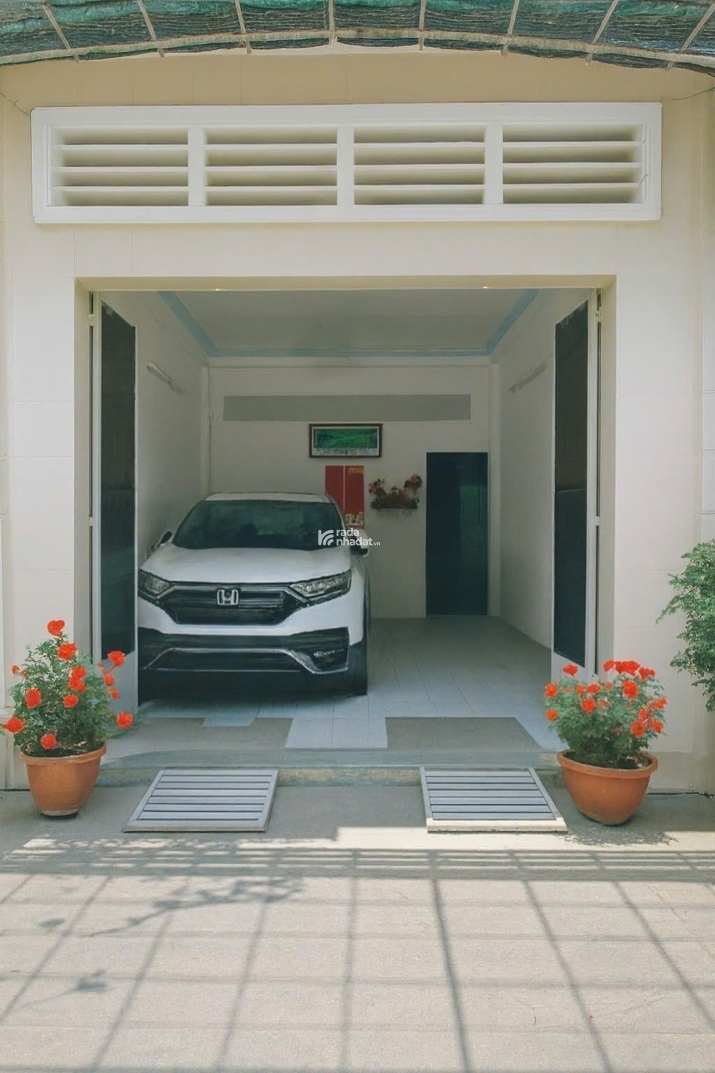 Nhà hẻm Ô tô Cách Mạng Tháng Tám - QUẬN 3 - 4.4 x 19 m - 2 Tầng - Giá 16.5 tỷ