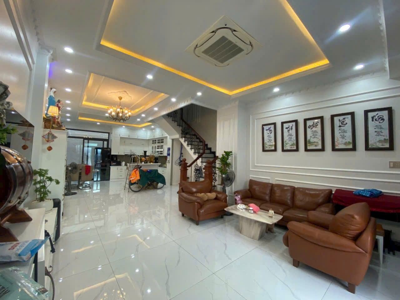 Hẻm 6m Lê Thúc Hoạch, 78m2, 5.3x15m, 4 tầng mới đẹp, 5PN, full Nội thất