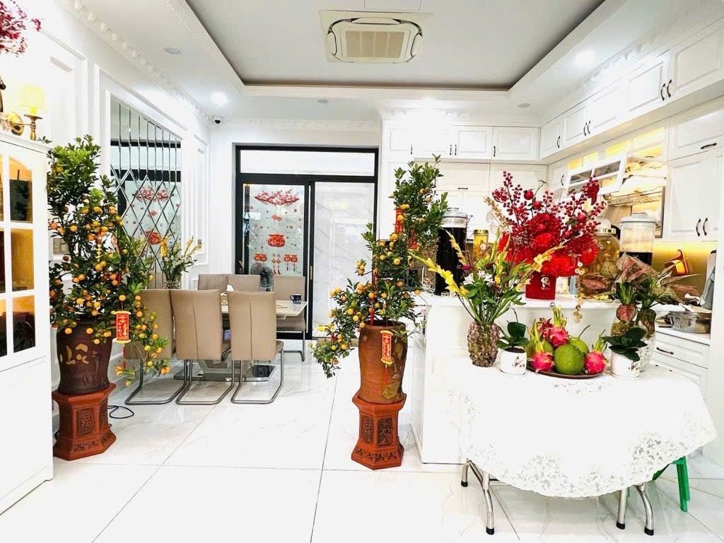 Hẻm 6m Lê Thúc Hoạch, 78m2, 5.3x15m, 4 tầng mới đẹp, 5PN, full Nội thất