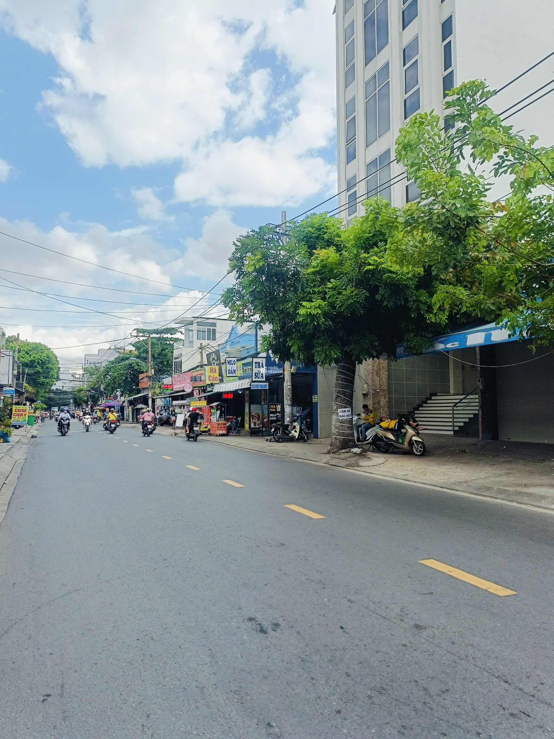 20,5 Tỷ ! Mặt Tiền Nguyễn Sơn. Q T Phú.  Dt: 4x25m (100m2). 4 Tầng