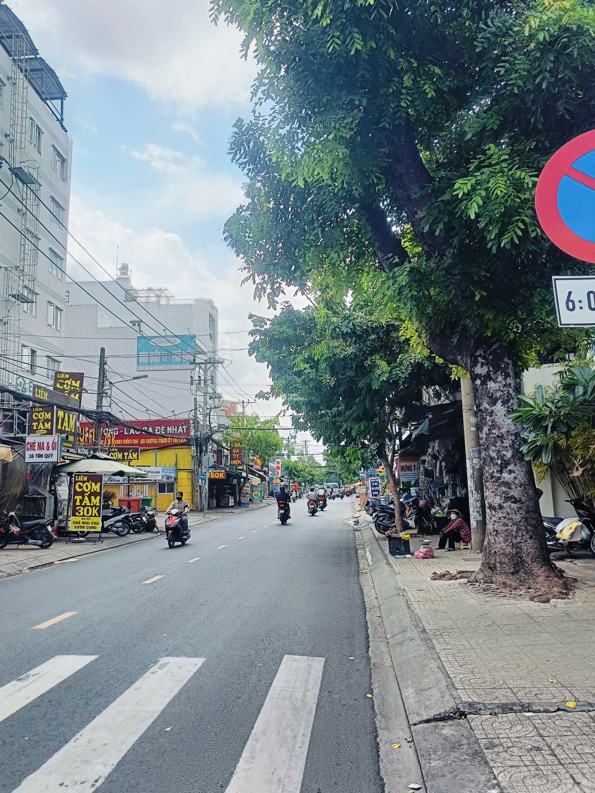 20,5 Tỷ ! Mặt Tiền Nguyễn Sơn. Q T Phú.  Dt: 4x25m (100m2). 4 Tầng