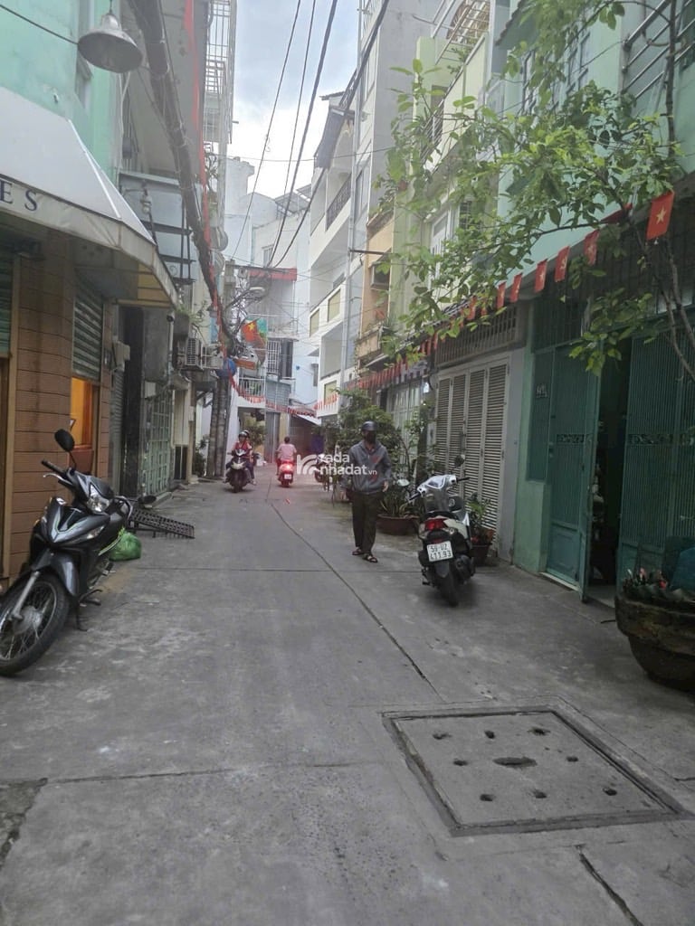 2 TẦNG - 36M2 - HẺM XE HƠI THÔNG - AN NINH - CHỈ HƠN 5 TỶ