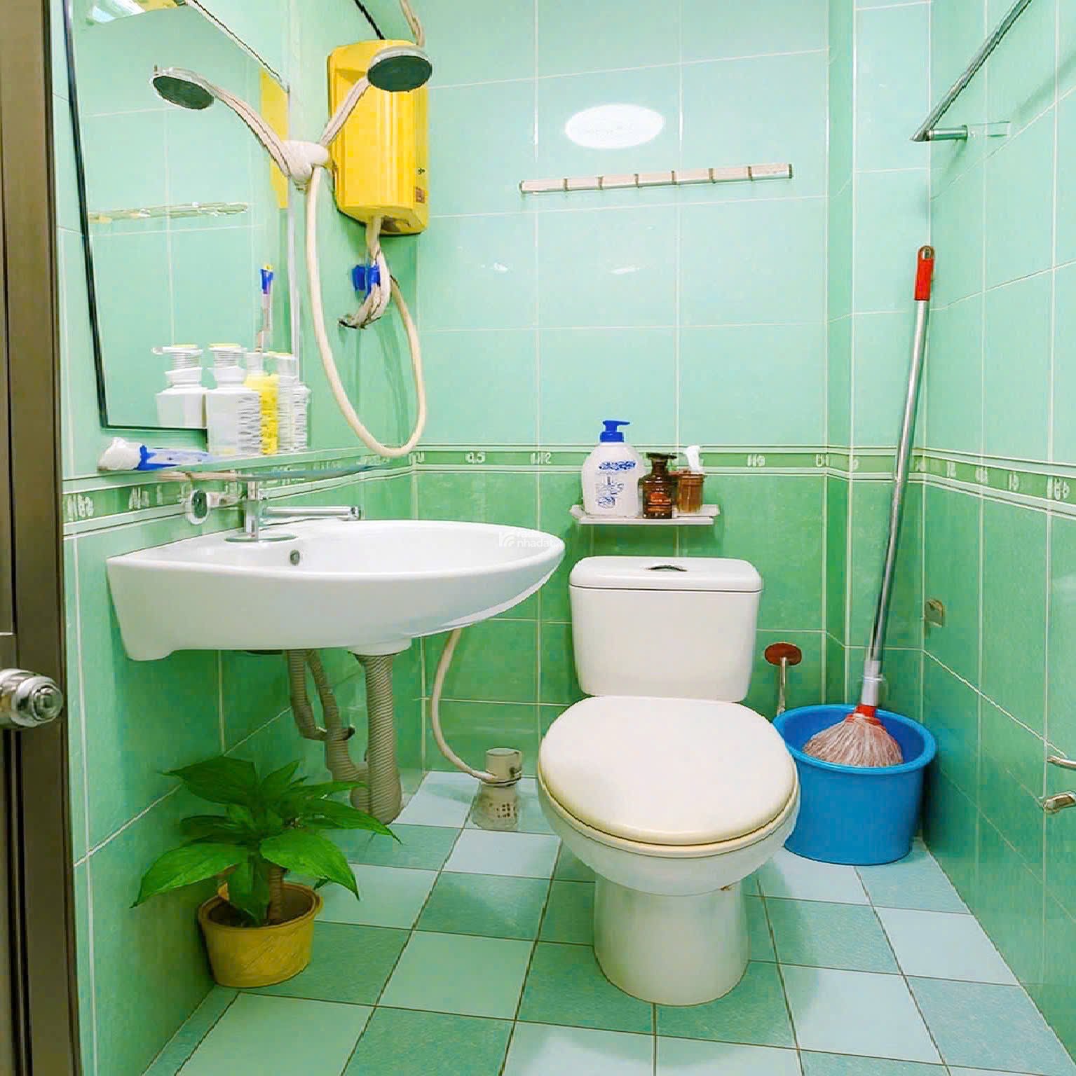 Nhà hẻm Ô tô Nguyễn Ngọc Lộc (giao Ba Tháng Hai) - QUẬN 10 - 3.7x6 m - 6.5 tỷ