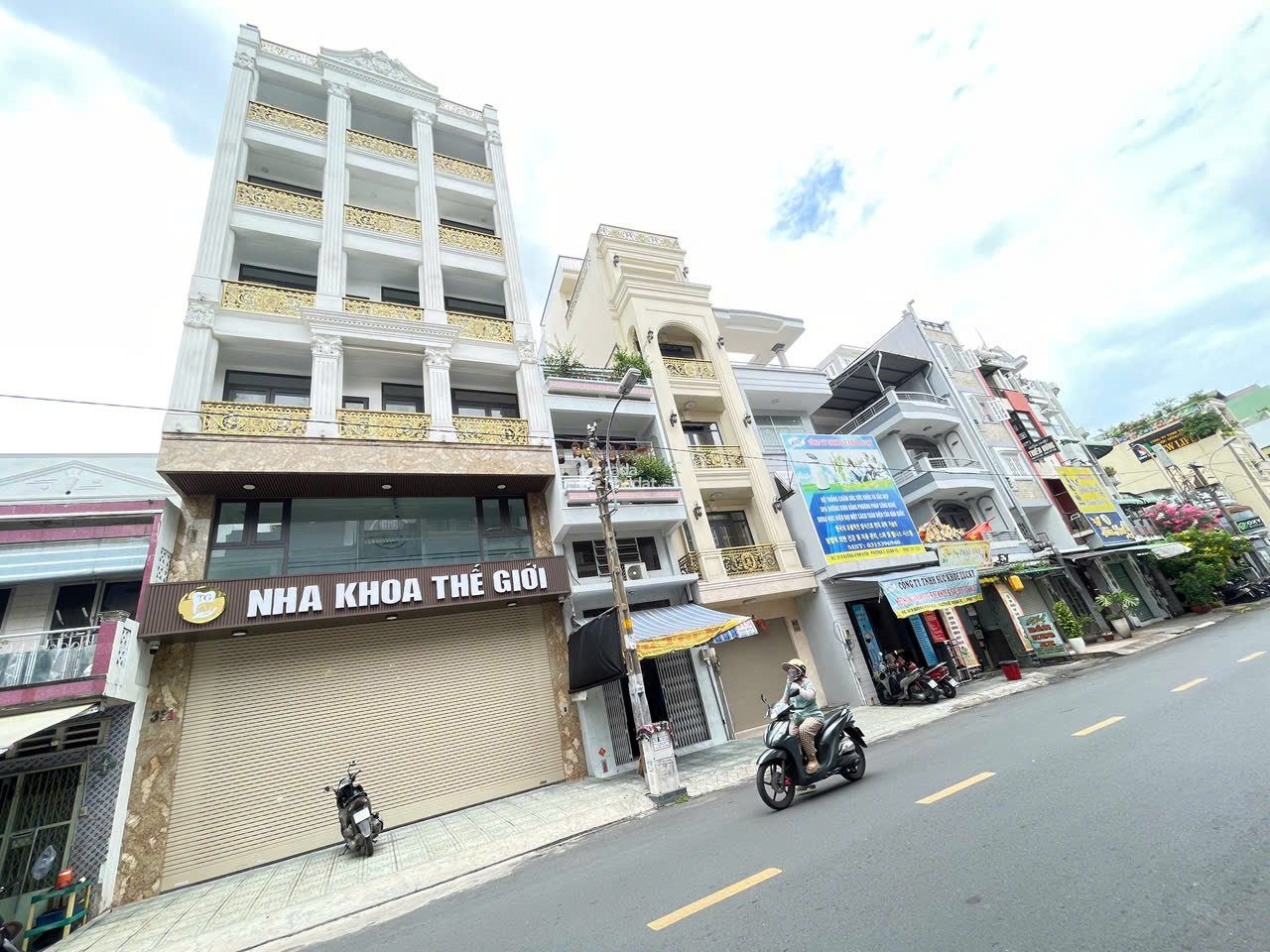 Bán gấp mặt tiền kinh doanh ngay Lý Thường Kiệt quận 10 (DT 4x19m) tiện ở liền