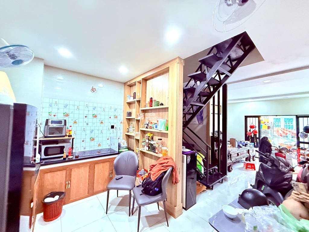 BÁN NHÀ HXH 6M QUANG TRUNG P8 GÒ VẤP, 2 TẦNG - DT 5x18M, NHỈNH 6 TỶ