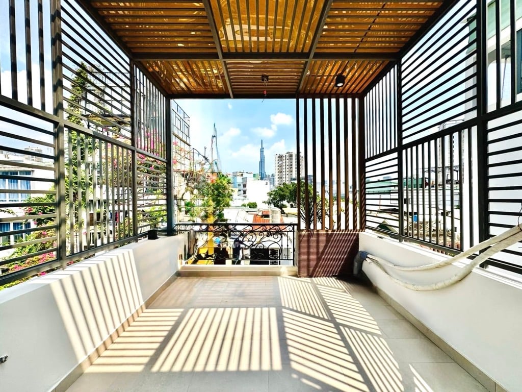 SIÊU PHẨM KHU NGUYỄN GIA TRÍ P.25 BÌNH THẠNH - NGAY ĐH HUTECH - HẺM 8M XE HƠI TRÁNH - 4 TẦNG - 62M2