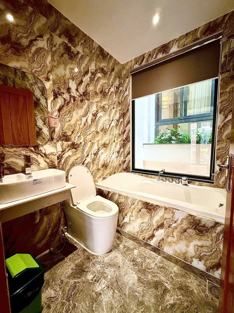 Nhà mới 5 tầng  Khu Phân Lô Đồng Bộ Nguyễn Tư Giản  P12 Gò Vấp  hẻm 8m 56m2 Giá 9.4 Tỷ