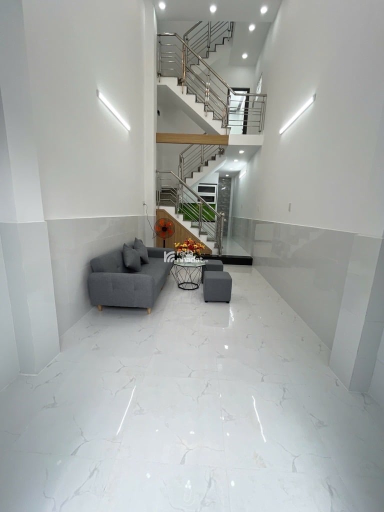 NHÀ ĐẸP GIÁ TỐT - NGAY NGÃ TƯ 4 XÃ - LÊ VĂN QUỚI - BÌNH LONG - 32M2 - 3 TẦNG MỚI ĐẸP - 3 PHÒNG NGỦ 